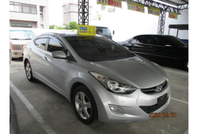 Hyundai ELANTRA  第3張相片