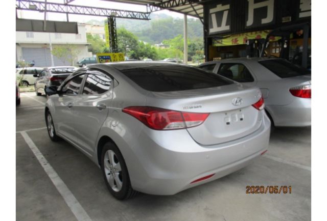Hyundai ELANTRA  第5張相片