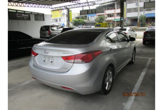 Hyundai ELANTRA  第6張相片