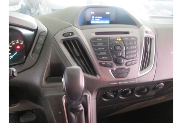 Ford TRANSIT TOURNEO CUST  第8張相片