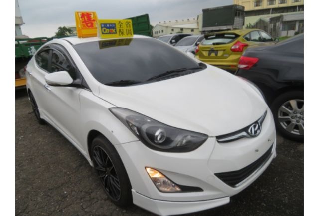 Hyundai ELANTRA  第3張相片