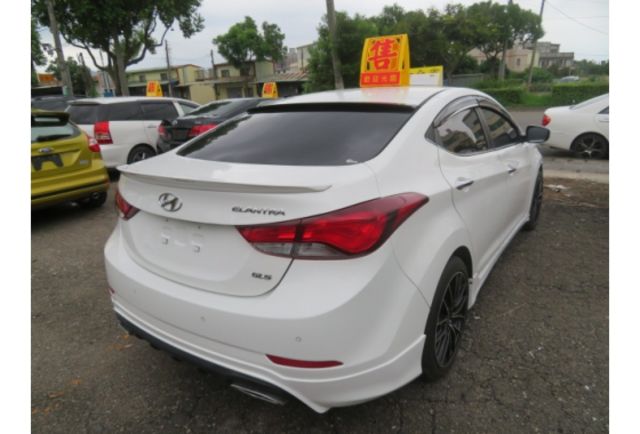 Hyundai ELANTRA  第6張相片