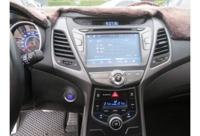 Hyundai ELANTRA  第9張相片