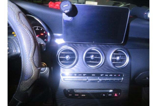 Benz GLC 300  第9張相片