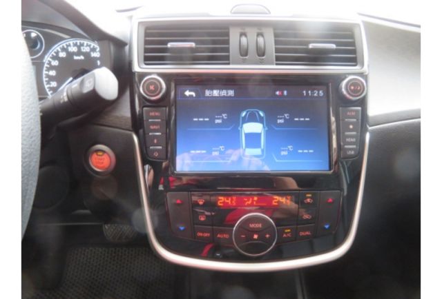 Nissan TIIDA  第8張相片