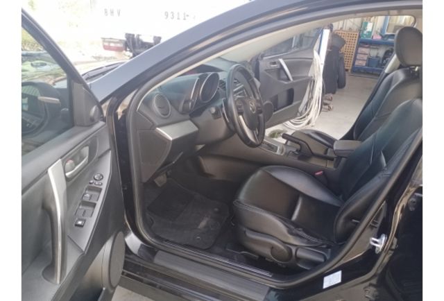 Mazda MAZDA3  第8張相片