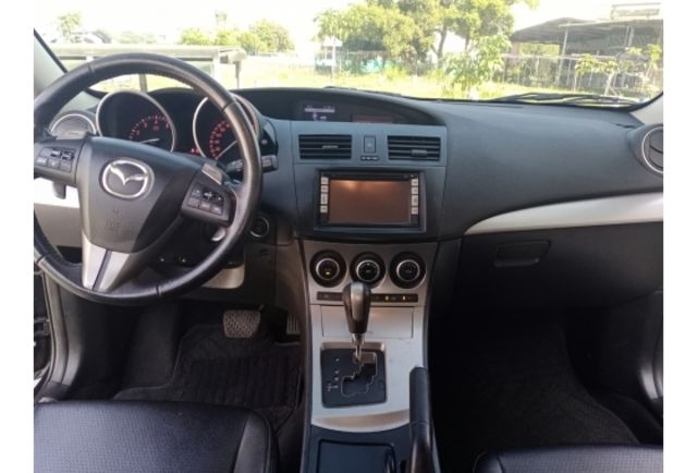 Mazda MAZDA3  第9張相片