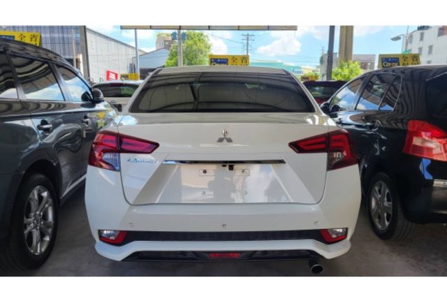 Mitsubishi LANCER  第6張相片