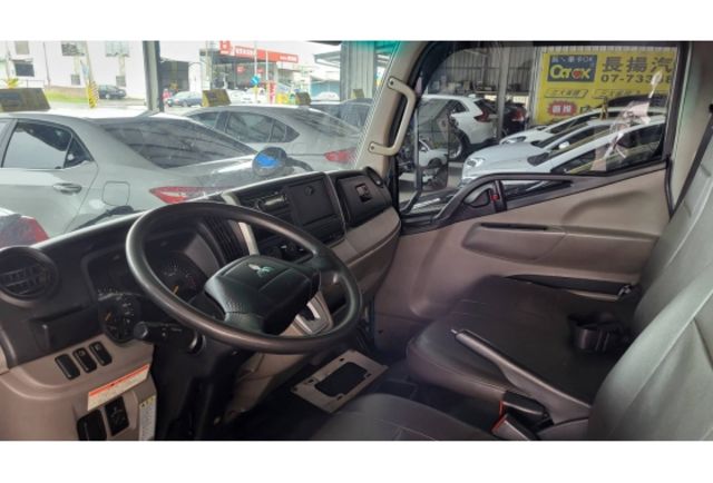 Mitsubishi FUSO  第3張相片