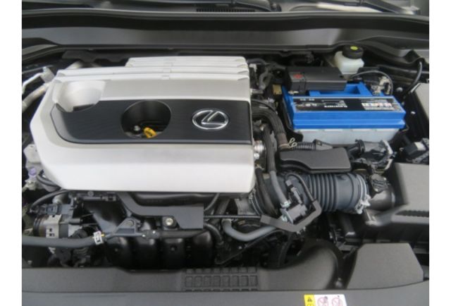 Lexus UX200  第3張相片