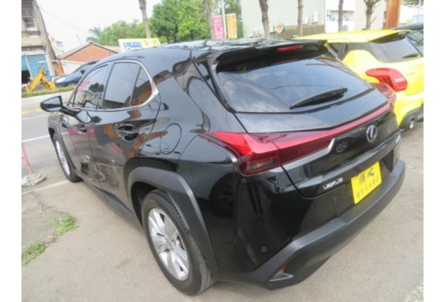 Lexus UX200  第4張相片