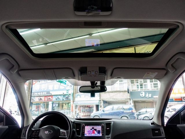 Subaru Legacy  第10張相片