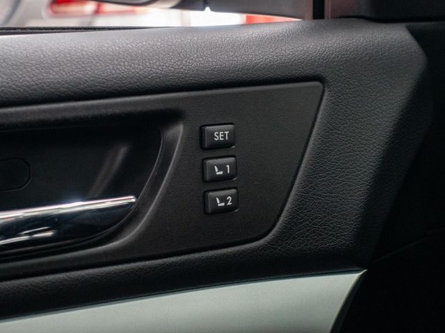 Subaru Legacy  第16張相片