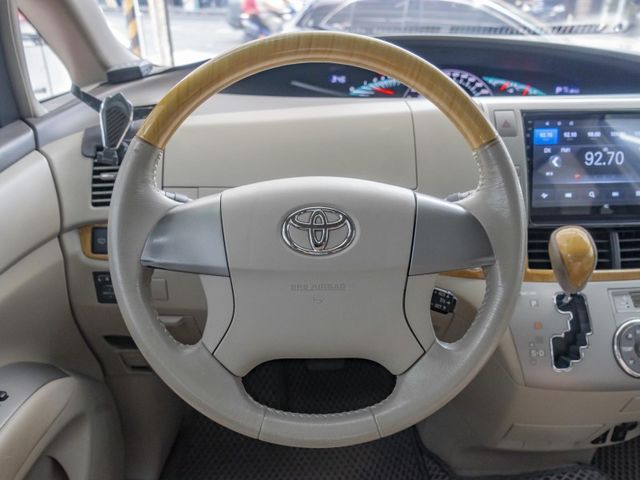 Toyota Previa  第8張相片