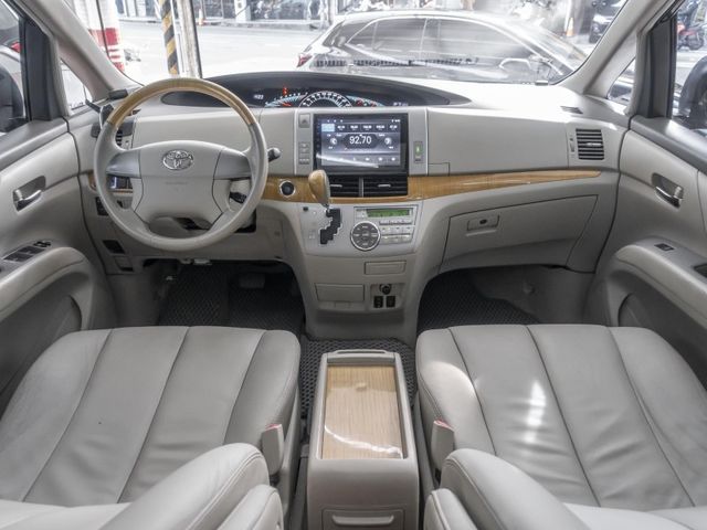 Toyota Previa  第10張相片