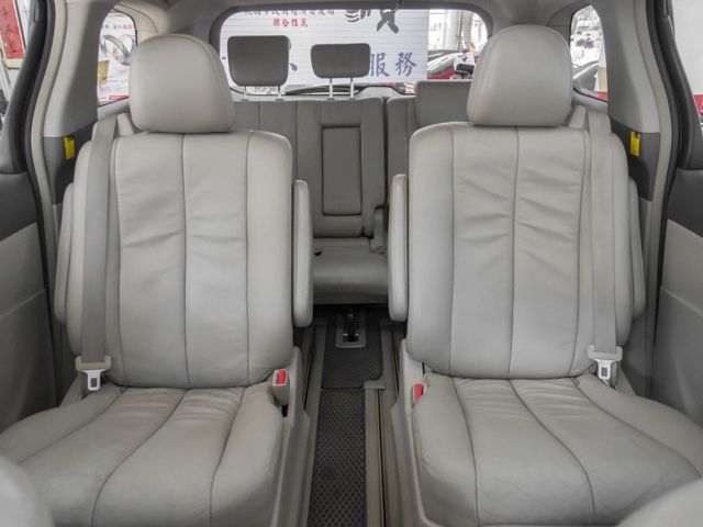 Toyota Previa  第13張相片