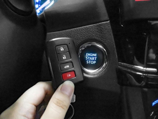 Toyota ALTIS  第9張相片