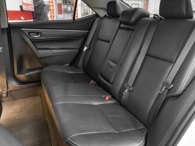 Toyota ALTIS  第12張相片