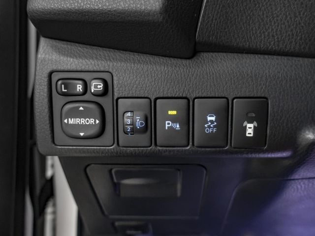 Toyota ALTIS  第18張相片