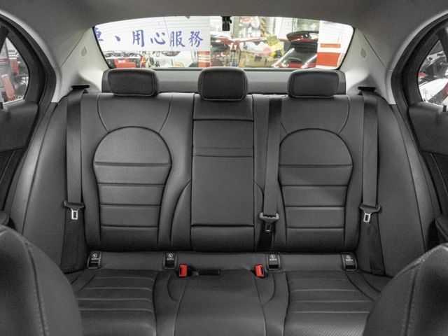 Mercedes-Benz/賓士 C200  第13張相片