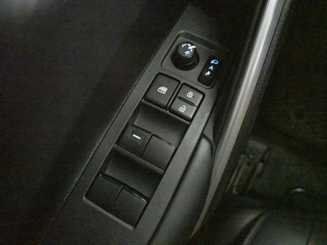 Toyota Corolla Cross  第16張相片