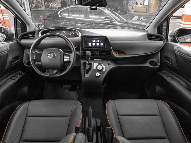 Toyota SIENTA  第7張相片