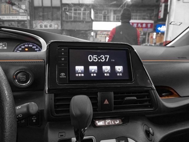 Toyota SIENTA  第12張相片
