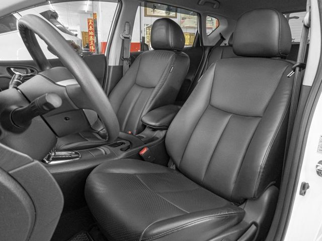 Nissan Tiida  第8張相片