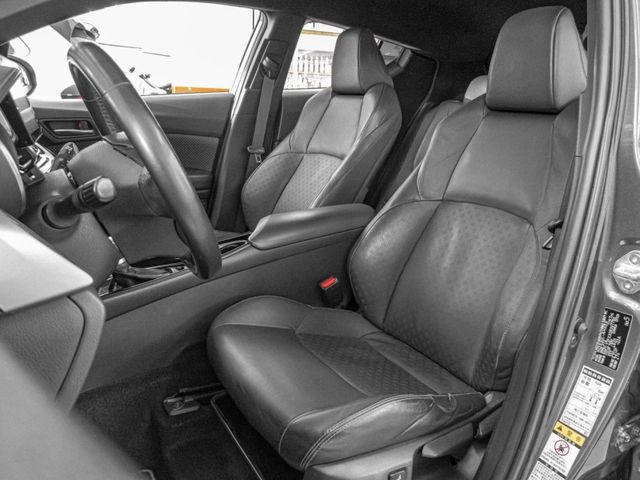 Toyota C-HR  第8張相片