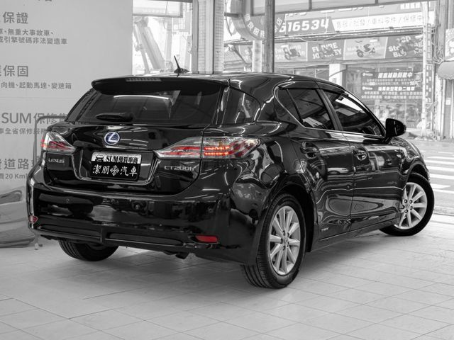 Lexus CT200H  第2張相片