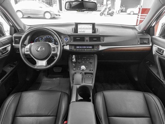 Lexus CT200H  第7張相片