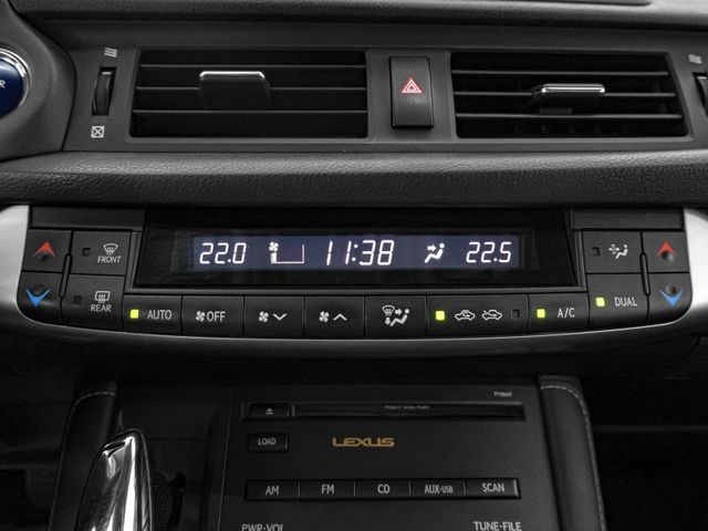 Lexus CT200H  第13張相片
