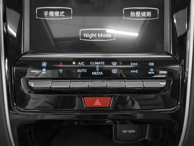 Luxgen U6 GT  第13張相片