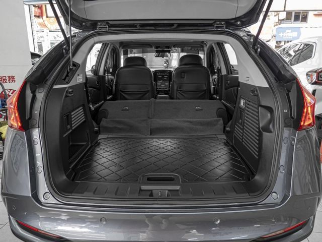 Luxgen U6 GT  第21張相片