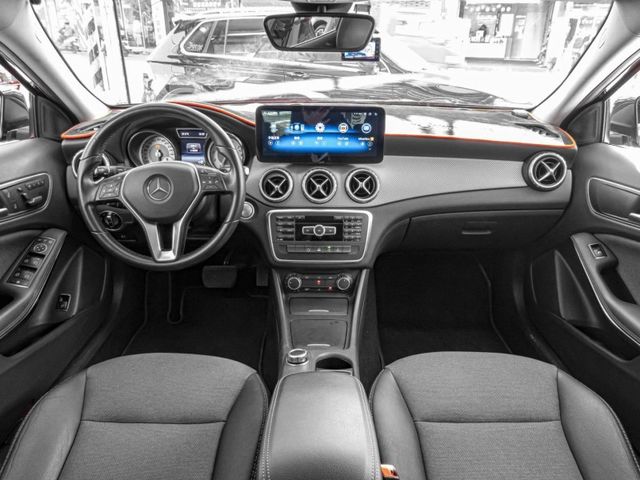 Mercedes-Benz/賓士 GLA180  第7張相片