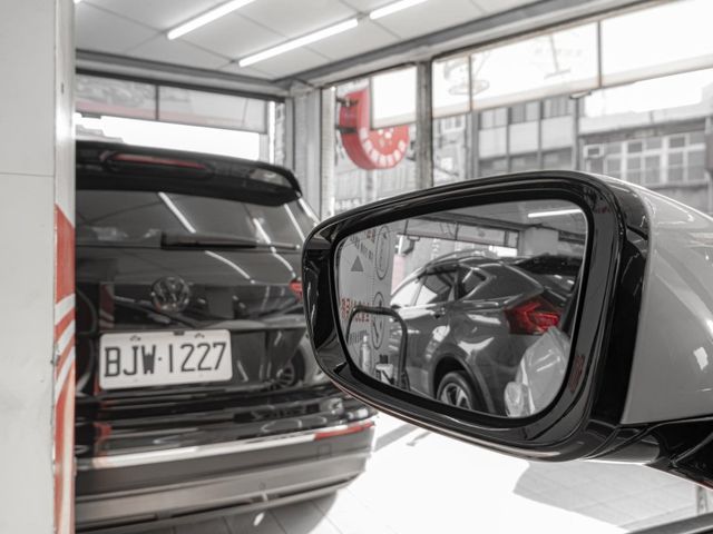 BMW/ 寶馬 520i  第16張相片