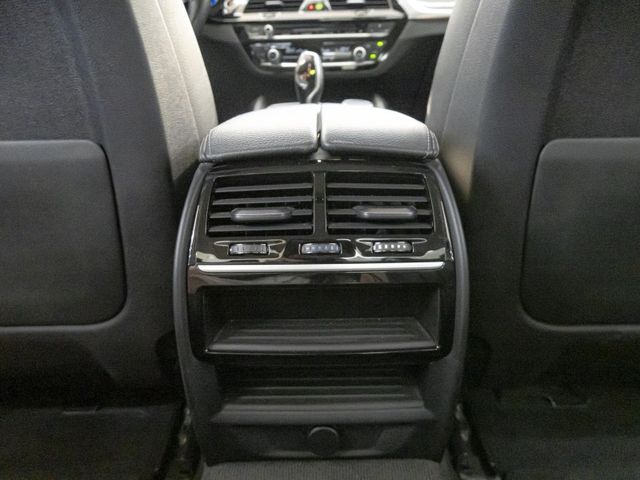 BMW/ 寶馬 520i  第19張相片