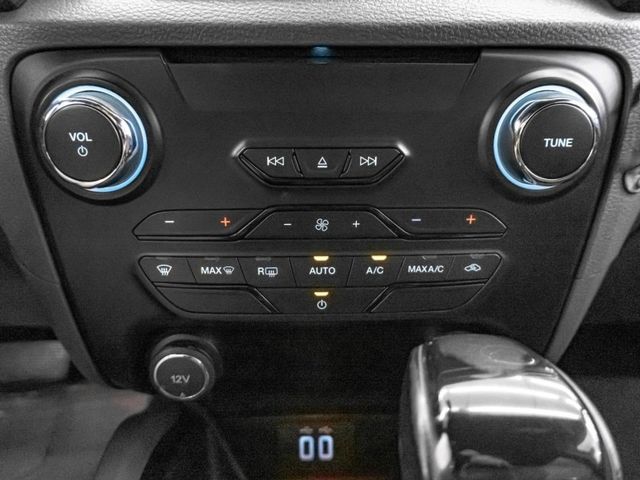 2017年 FORD福特 RANGER 橘 3.2／定速.電動椅.倒車顯影.CarPlay  第13張相片