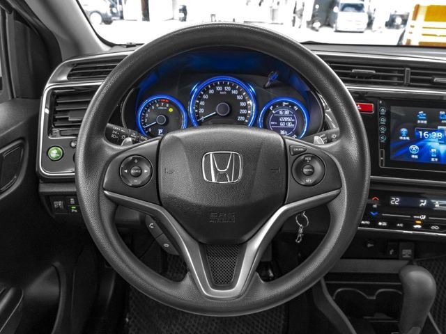 2017年 HONDA本田 CITY 白 1.5／定速.導航.倒車顯影.恆溫  第5張相片