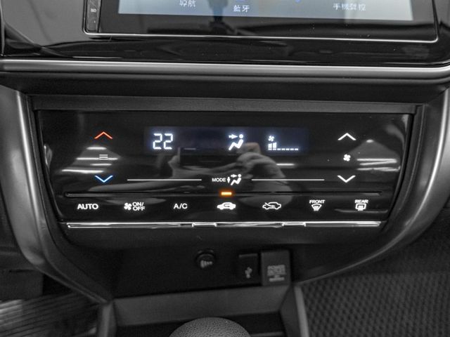 2017年 HONDA本田 CITY 白 1.5／定速.導航.倒車顯影.恆溫  第12張相片