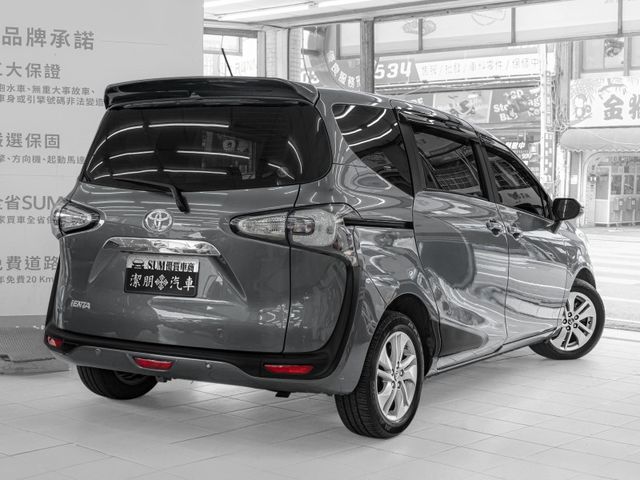 2017年 TOYOTA豐田 SIENTA 灰 1.8／I-KEY.定速.恆溫.電滑門.倒車顯影  第2張相片