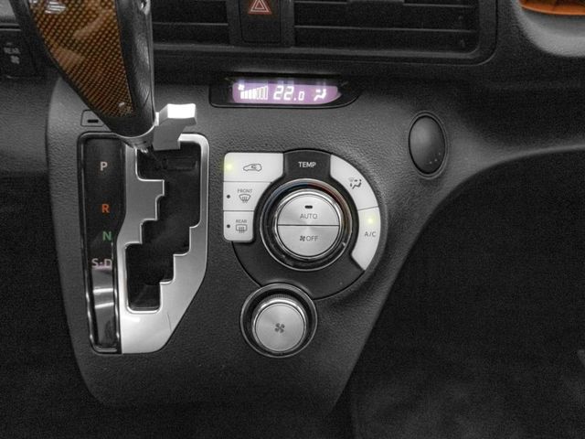 2017年 TOYOTA豐田 SIENTA 灰 1.8／I-KEY.定速.恆溫.電滑門.倒車顯影  第13張相片