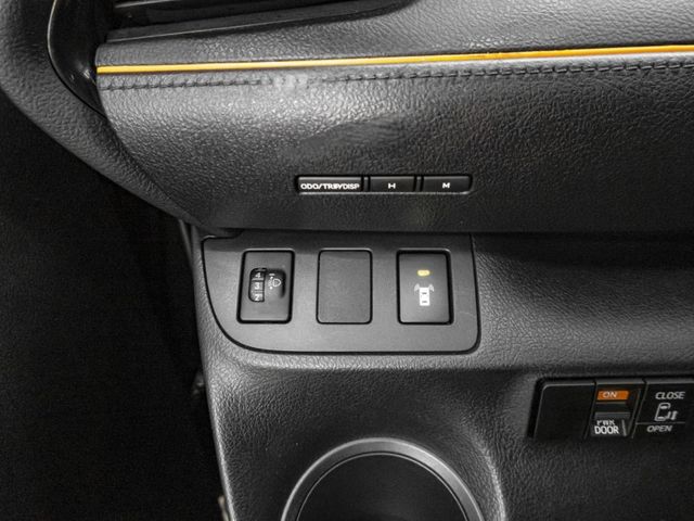 2017年 TOYOTA豐田 SIENTA 灰 1.8／I-KEY.定速.恆溫.電滑門.倒車顯影  第17張相片