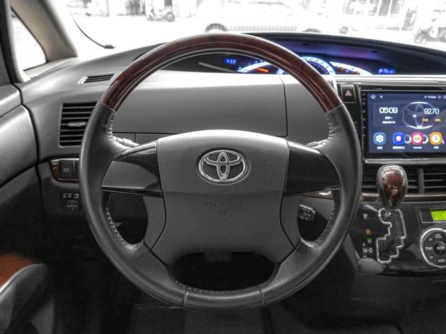 Toyota Previa  第5張相片
