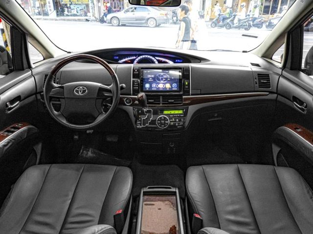 Toyota Previa  第7張相片
