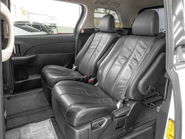 Toyota Previa  第9張相片