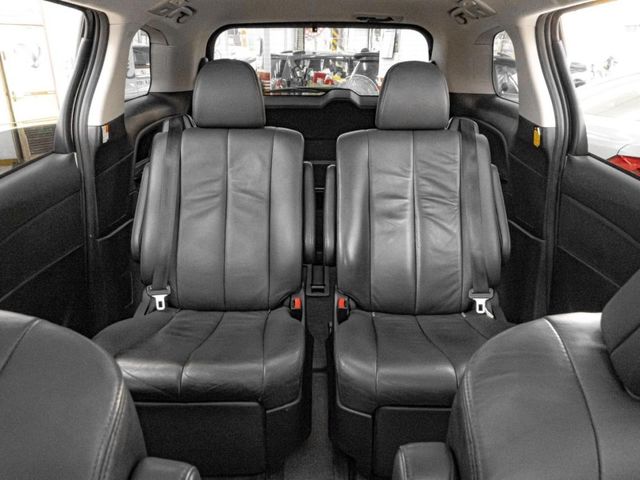 Toyota Previa  第10張相片