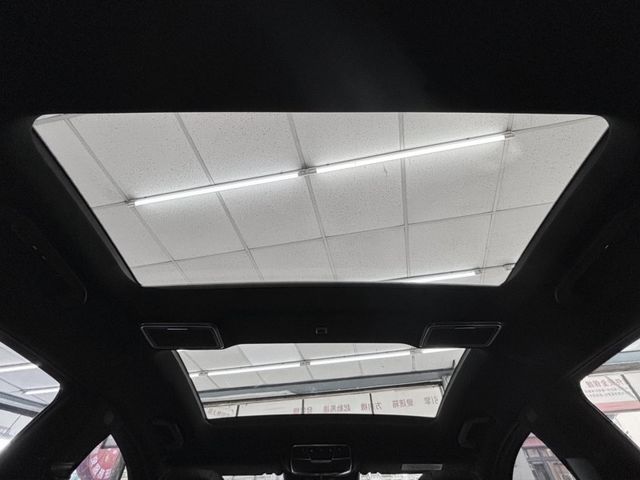 Mercedes-Benz/賓士 S400  第11張相片