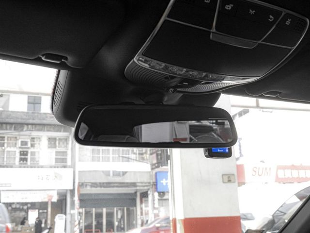 Mercedes-Benz/賓士 S400  第18張相片