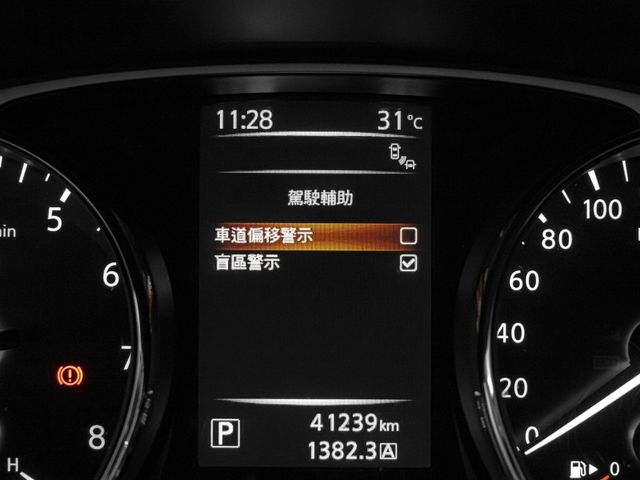 Nissan X-Trail  第18張相片